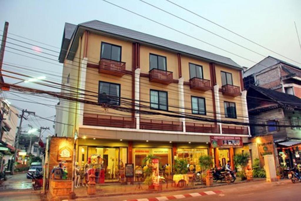 Lanna House Hotel เชียงใหม่ ภายนอก รูปภาพ