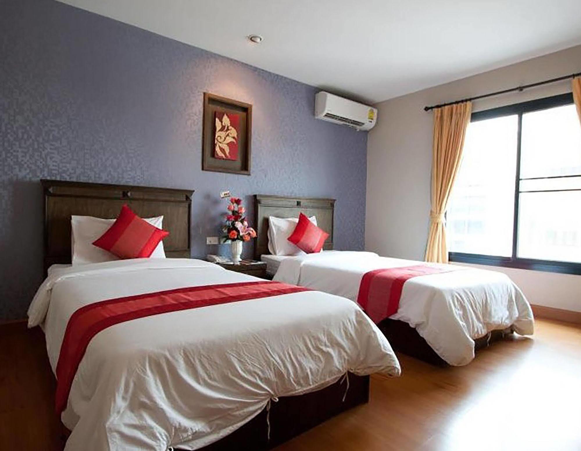 Lanna House Hotel เชียงใหม่ ภายนอก รูปภาพ