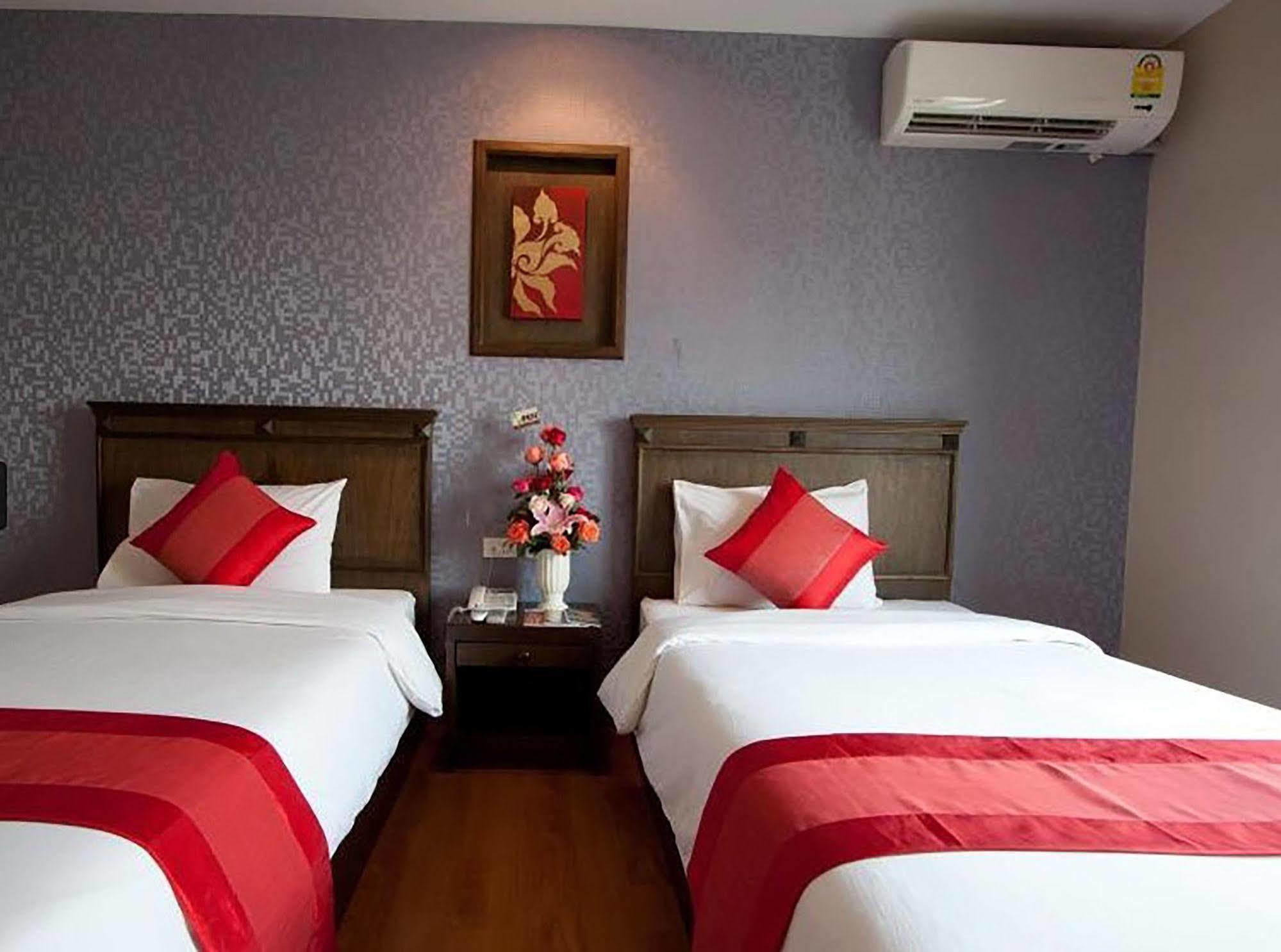 Lanna House Hotel เชียงใหม่ ภายนอก รูปภาพ